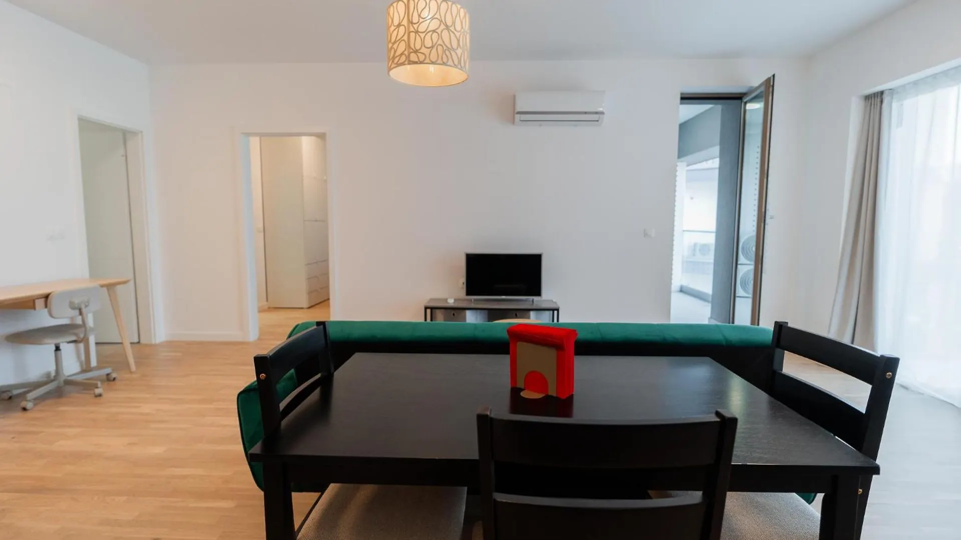 Lagoon Park Apartments With Beach View Bucharest