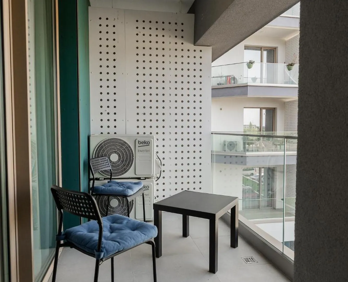 Lagoon Park Apartments With Beach View Bucharest